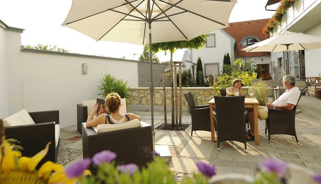 Haus Mariella Hotel Podersdorf am See Ngoại thất bức ảnh